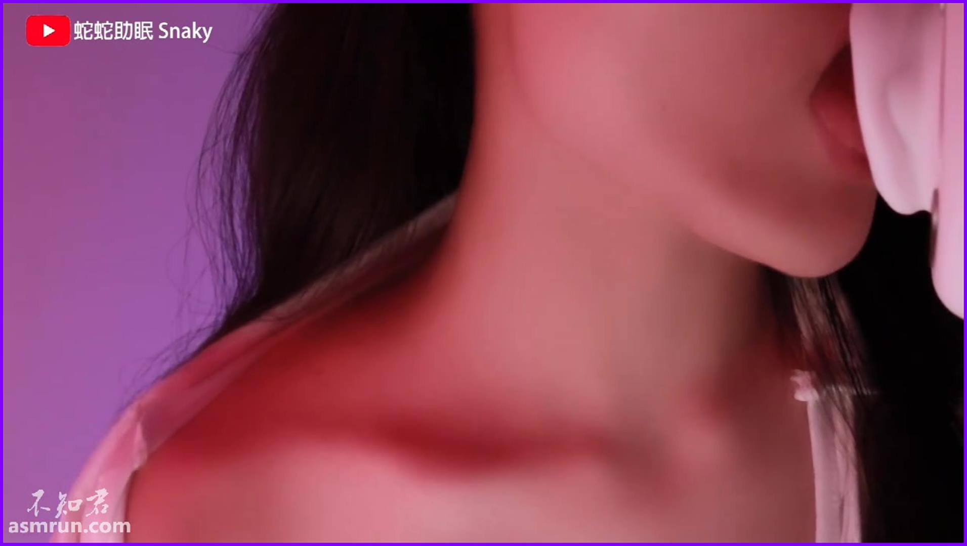 蛇蛇SnakyASMR–舔耳外加动作