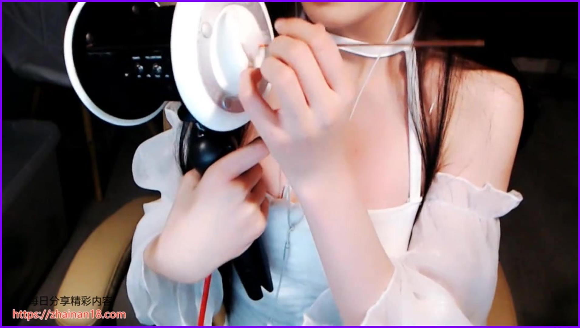 婉儿别闹《被耳疗店小姐姐gou引啦》